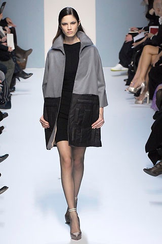 gray wool long-sleeve collared structured zippered pockets coat
