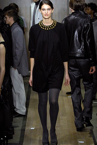 black fitted short-sleeve dress