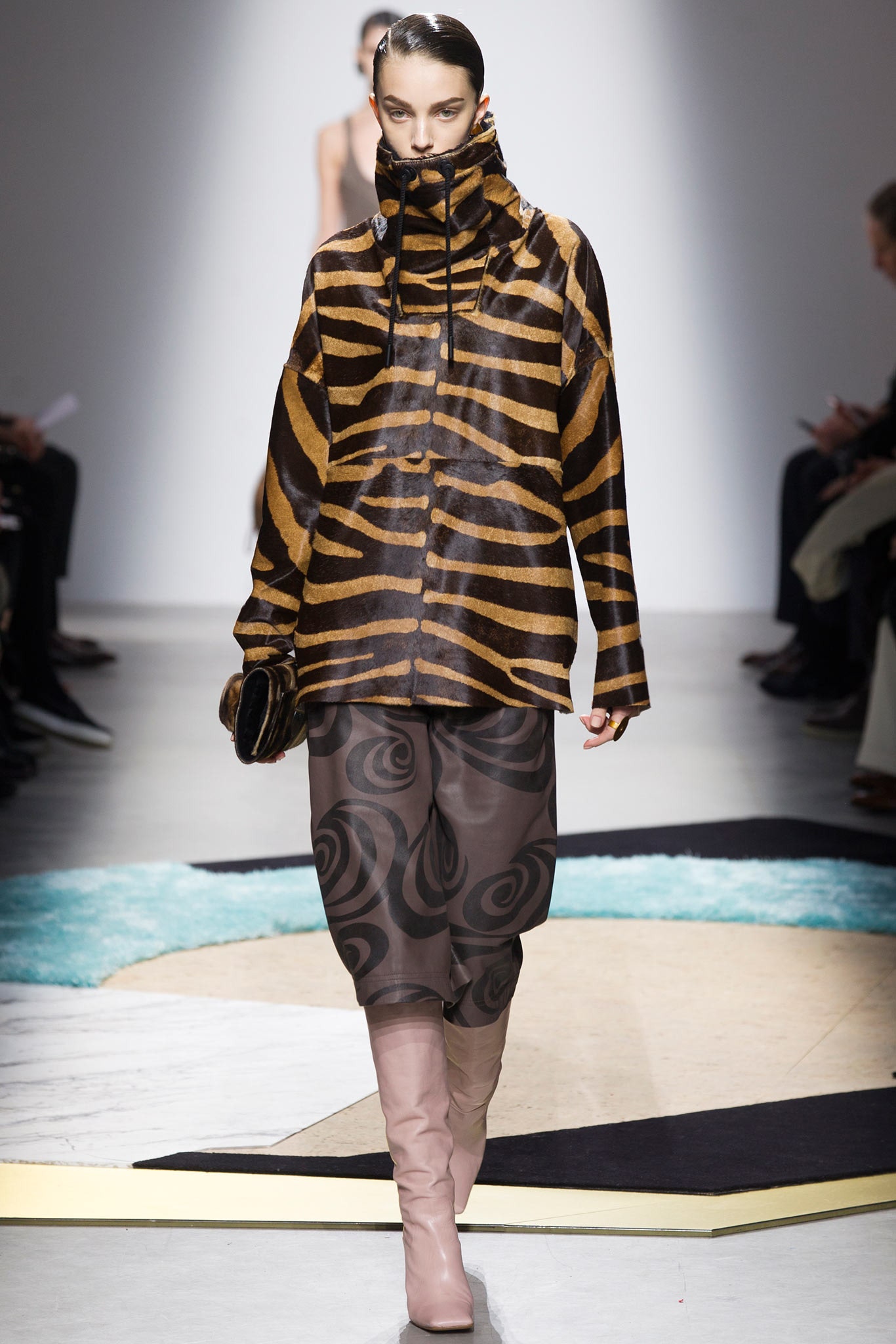 brown faux-fur long-sleeve hooded oversized printed hoodie
