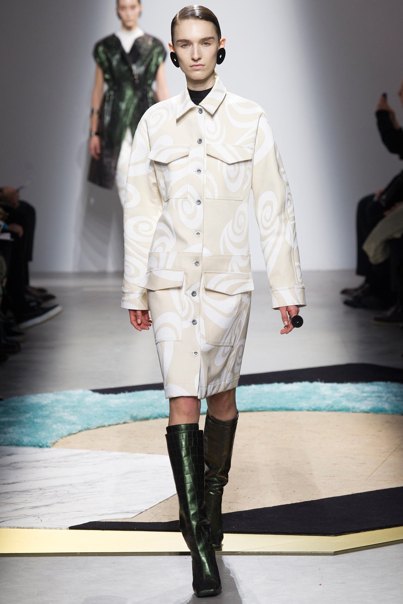 green leather fitted shiny boots