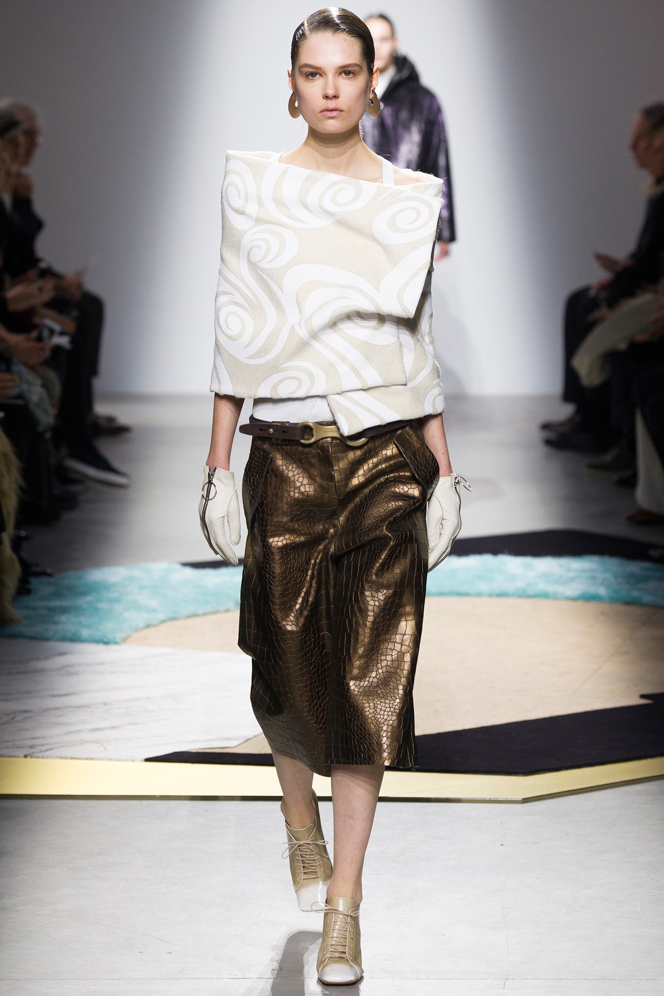 gold leather fitted pencil shiny skirt