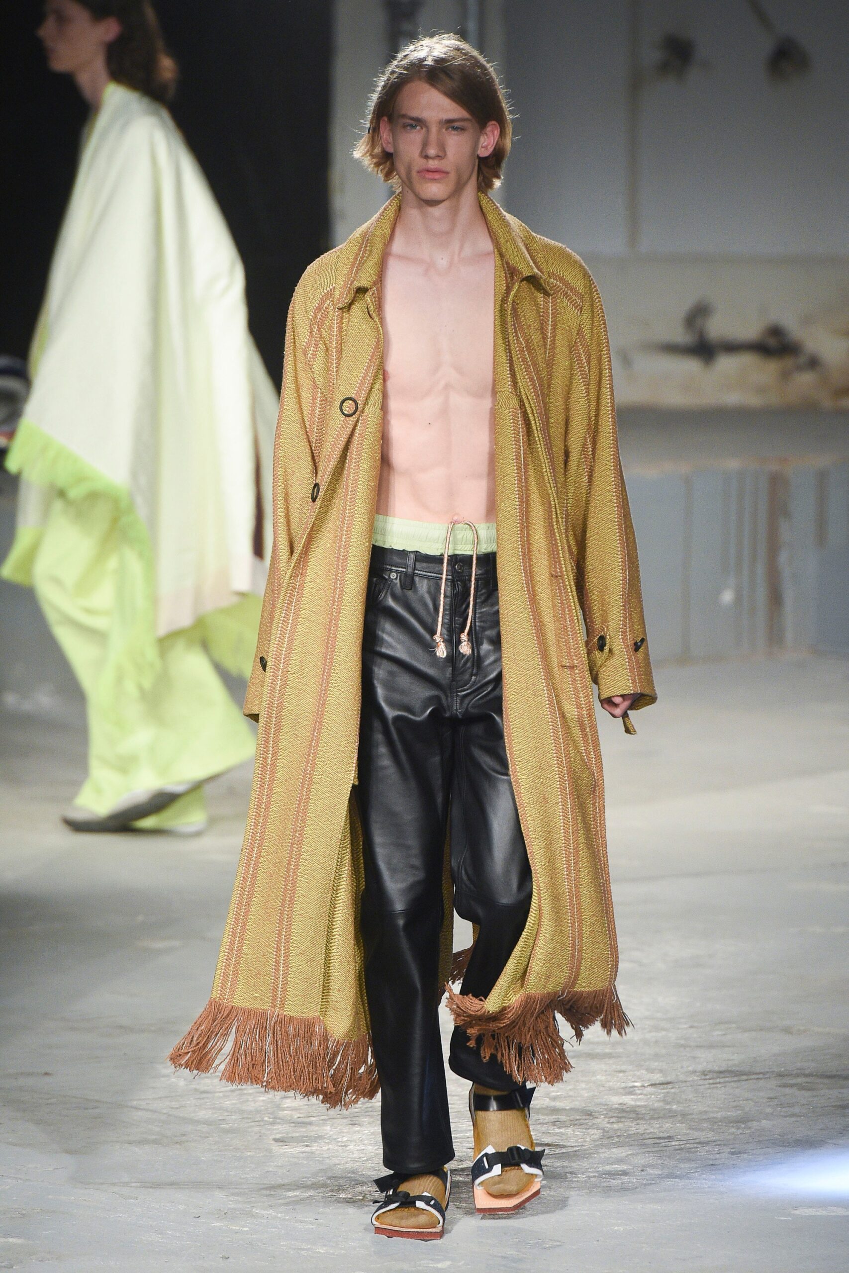 yellow wool long-sleeve collared relaxed fringed coat