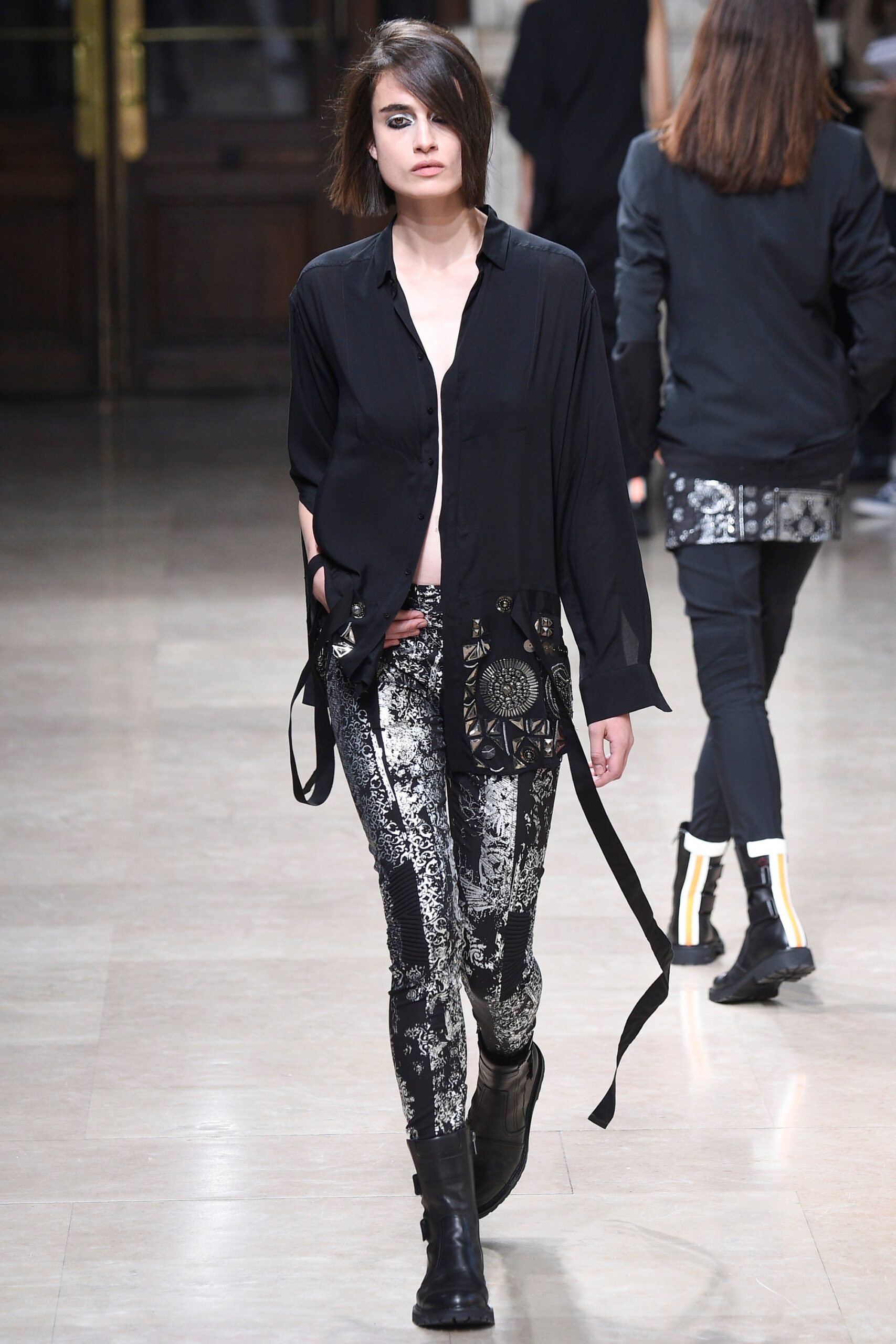 black relaxed shirt with printed pants