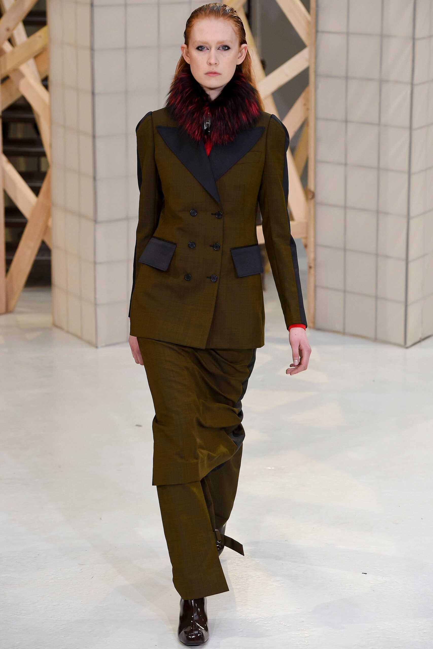 green wool long-sleeve collared tailored structured buttoned suit
