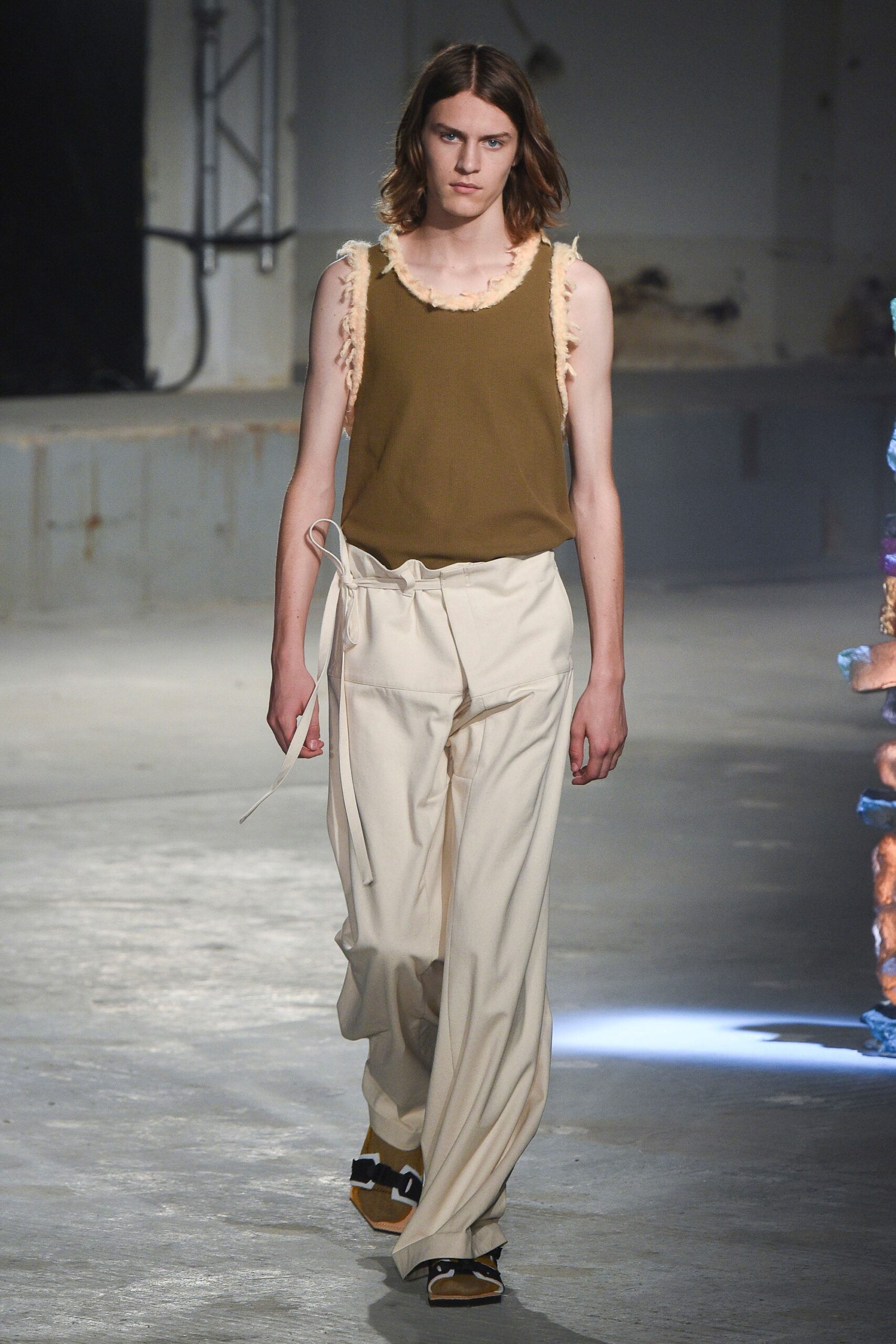 green sleeveless square-neck fitted fringed tank-top