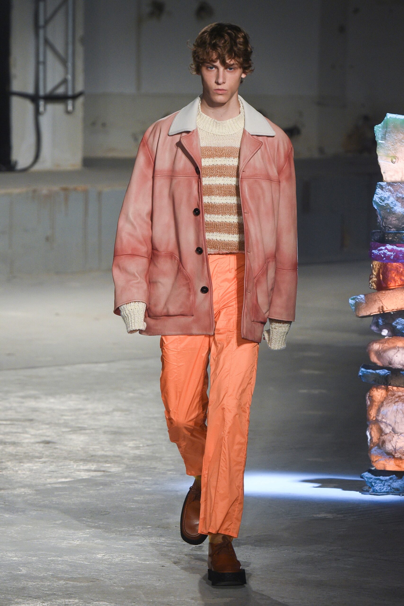 pink cotton long-sleeve collared relaxed buttoned jacket
