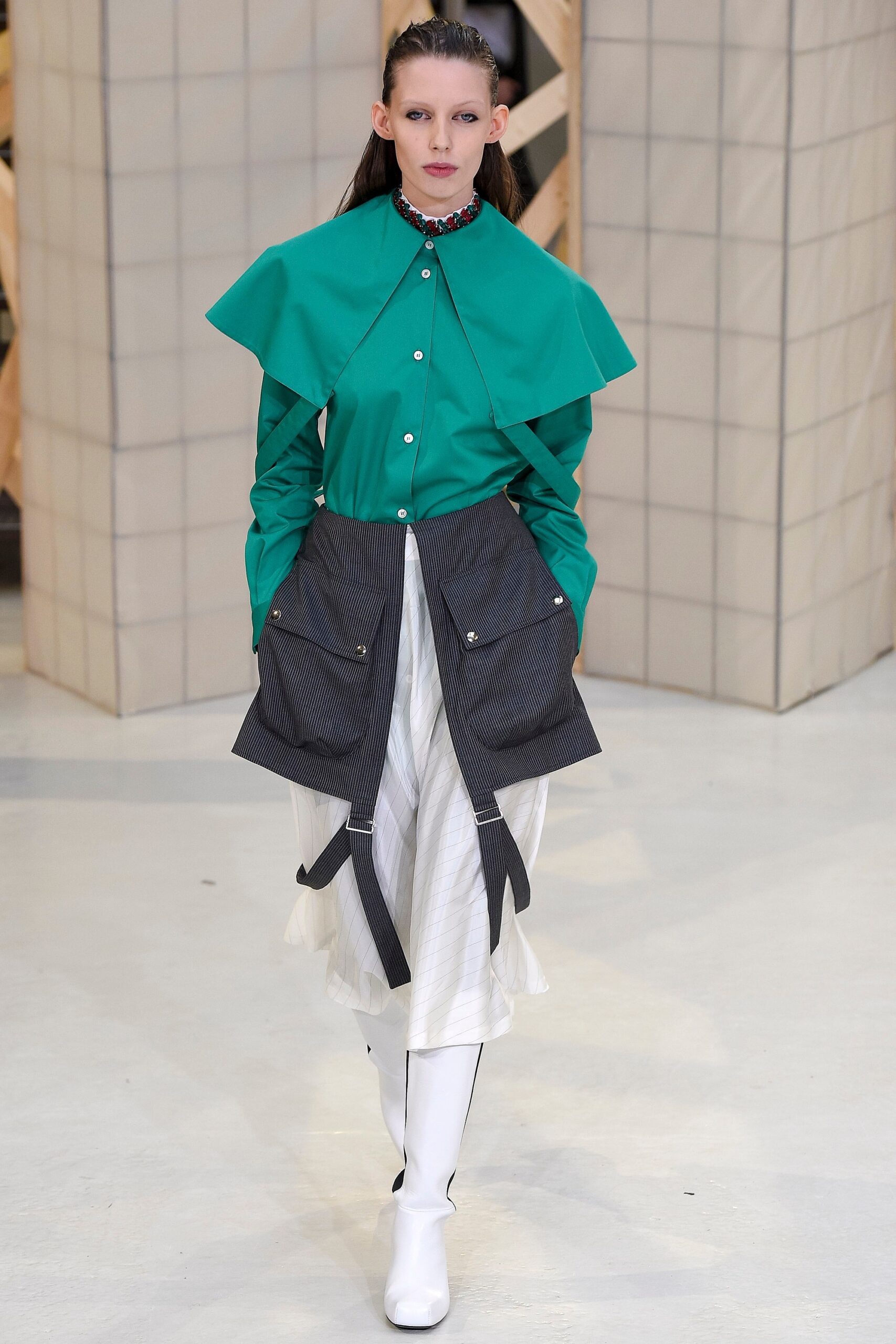 green long-sleeve collared fitted layered shirt