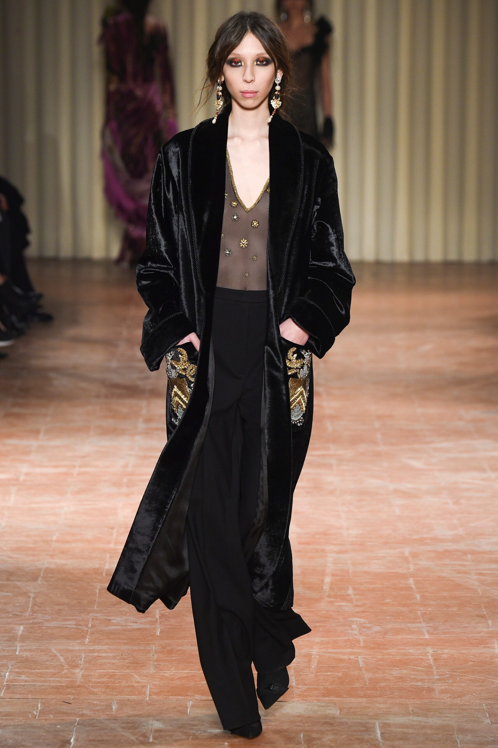 black velvet long-sleeve relaxed embroidered coat