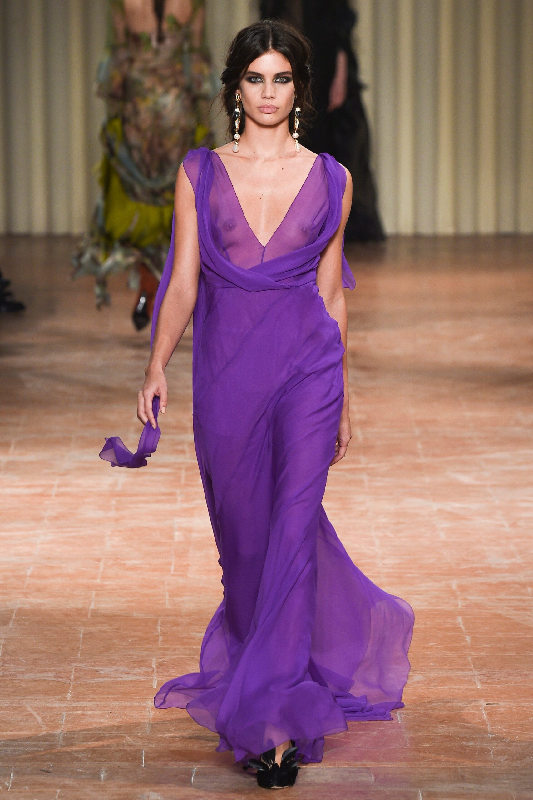 purple chiffon sleeveless gown