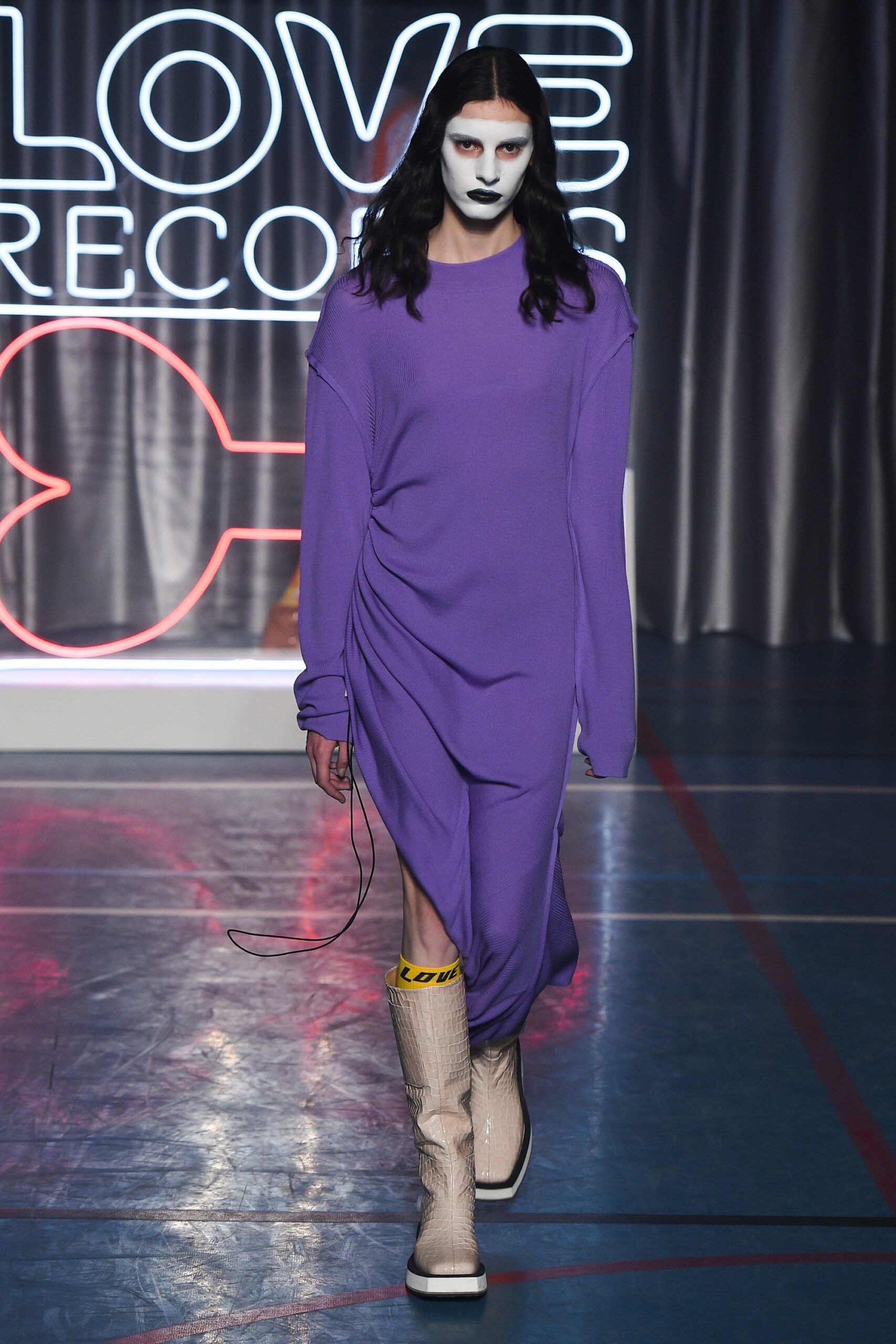 purple relaxed midi dress with boots
