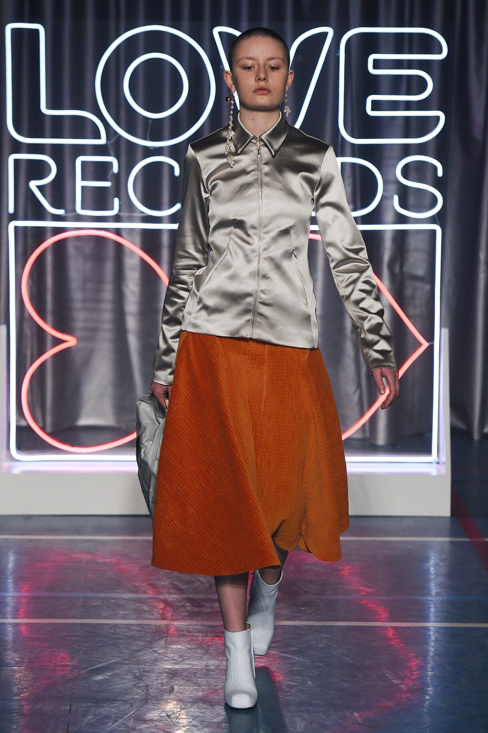 gray silk long-sleeve collared fitted buttoned shiny shirt