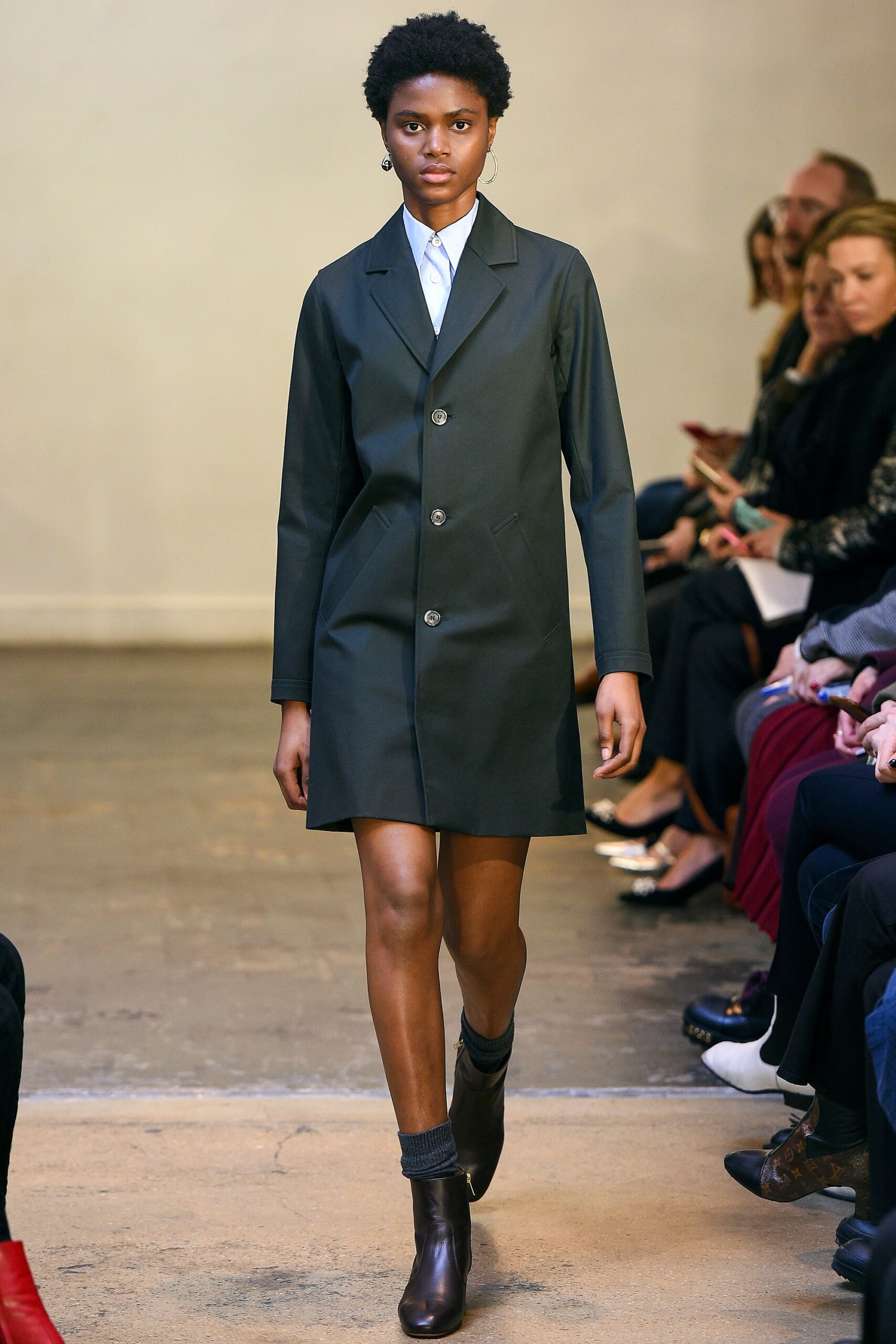 fitted black cotton coat