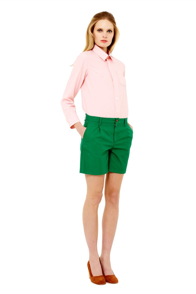 pink shirt green shorts outfit