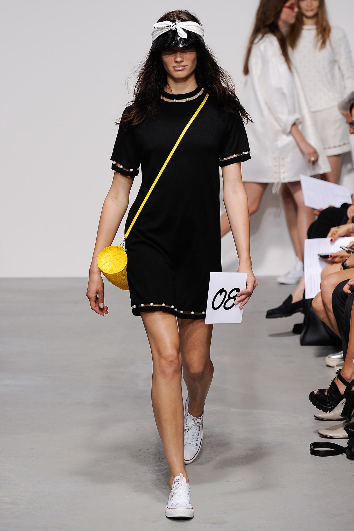black fitted short-sleeve dress
