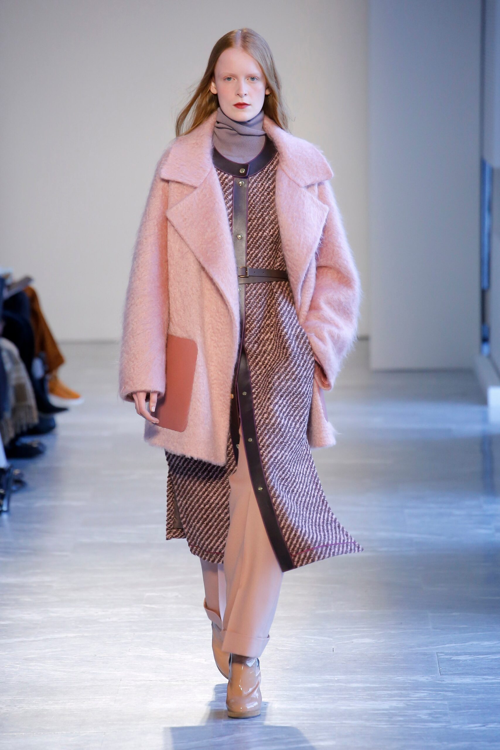 pink wool long-sleeve collared oversized buttoned coat