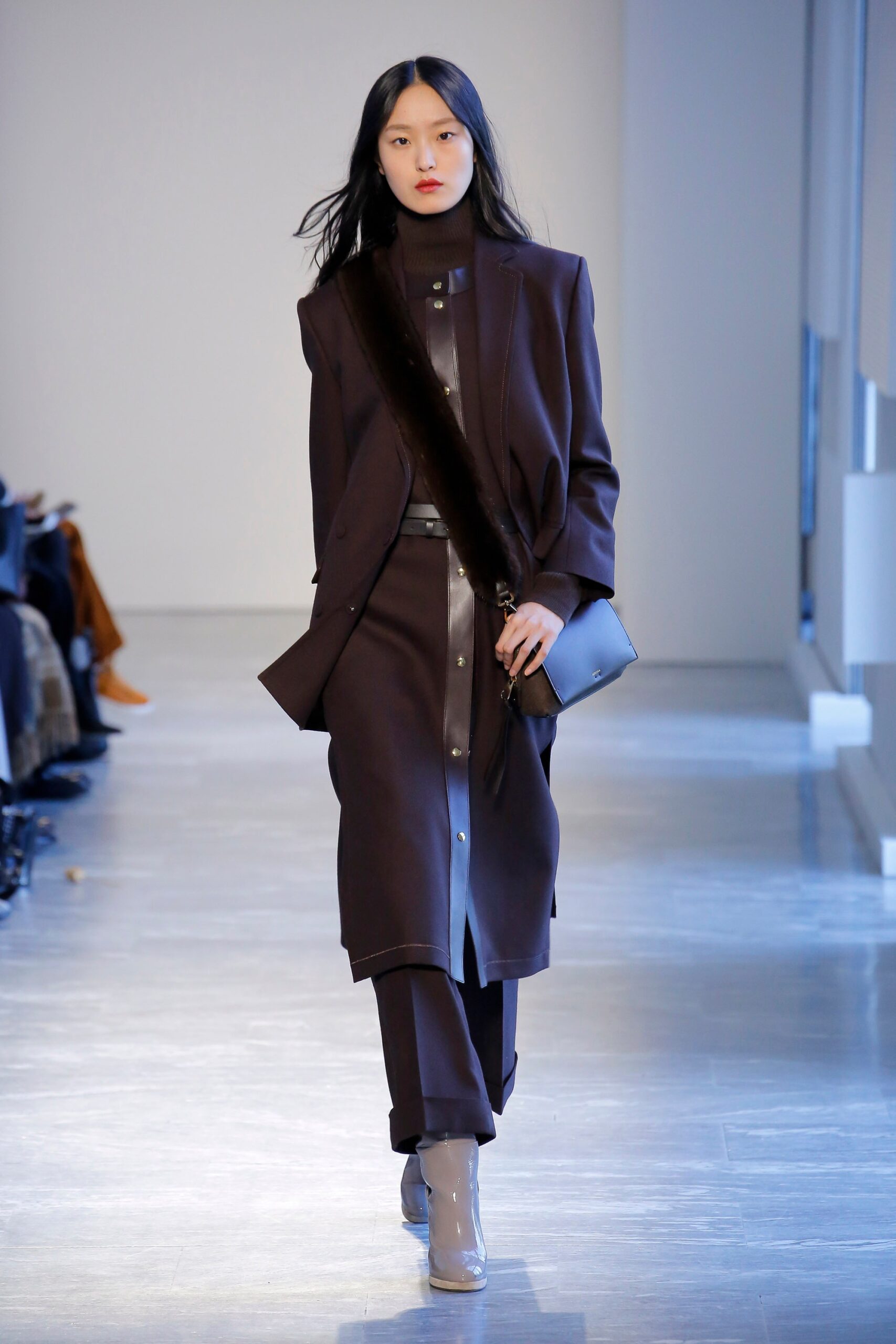 brown wool long-sleeve collared fitted buttoned midi coat