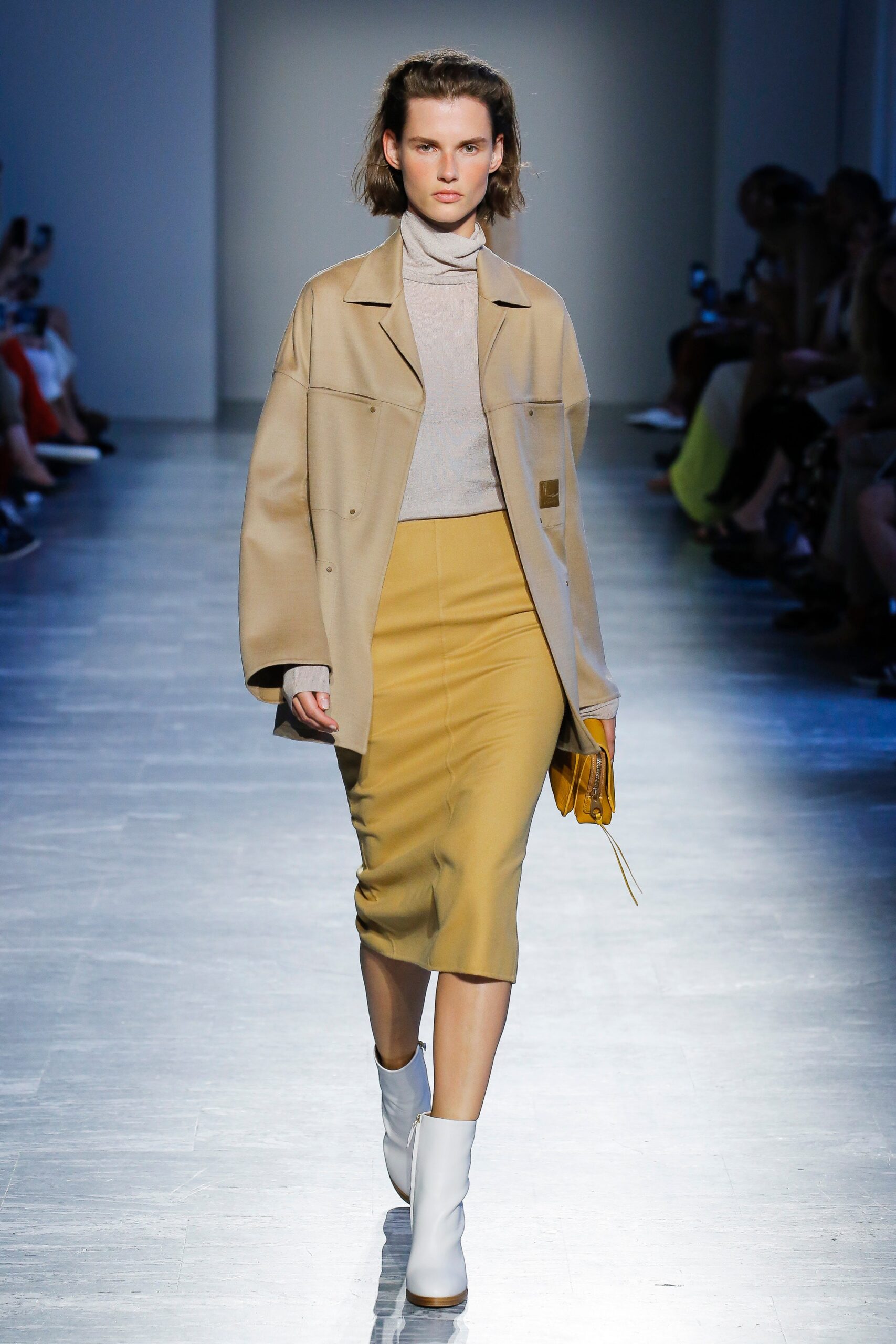 beige cotton long-sleeve collared oversized buttoned jacket