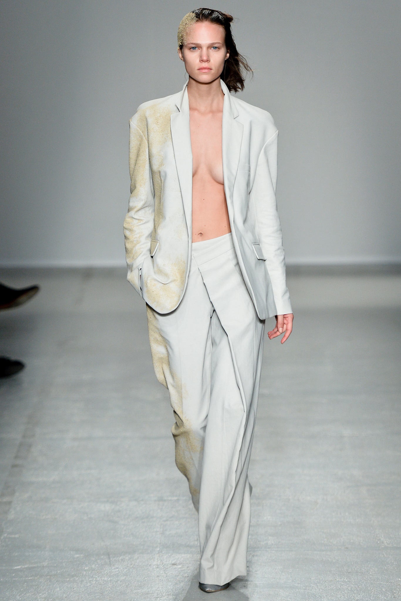 white cotton long-sleeve collared relaxed buttoned suit