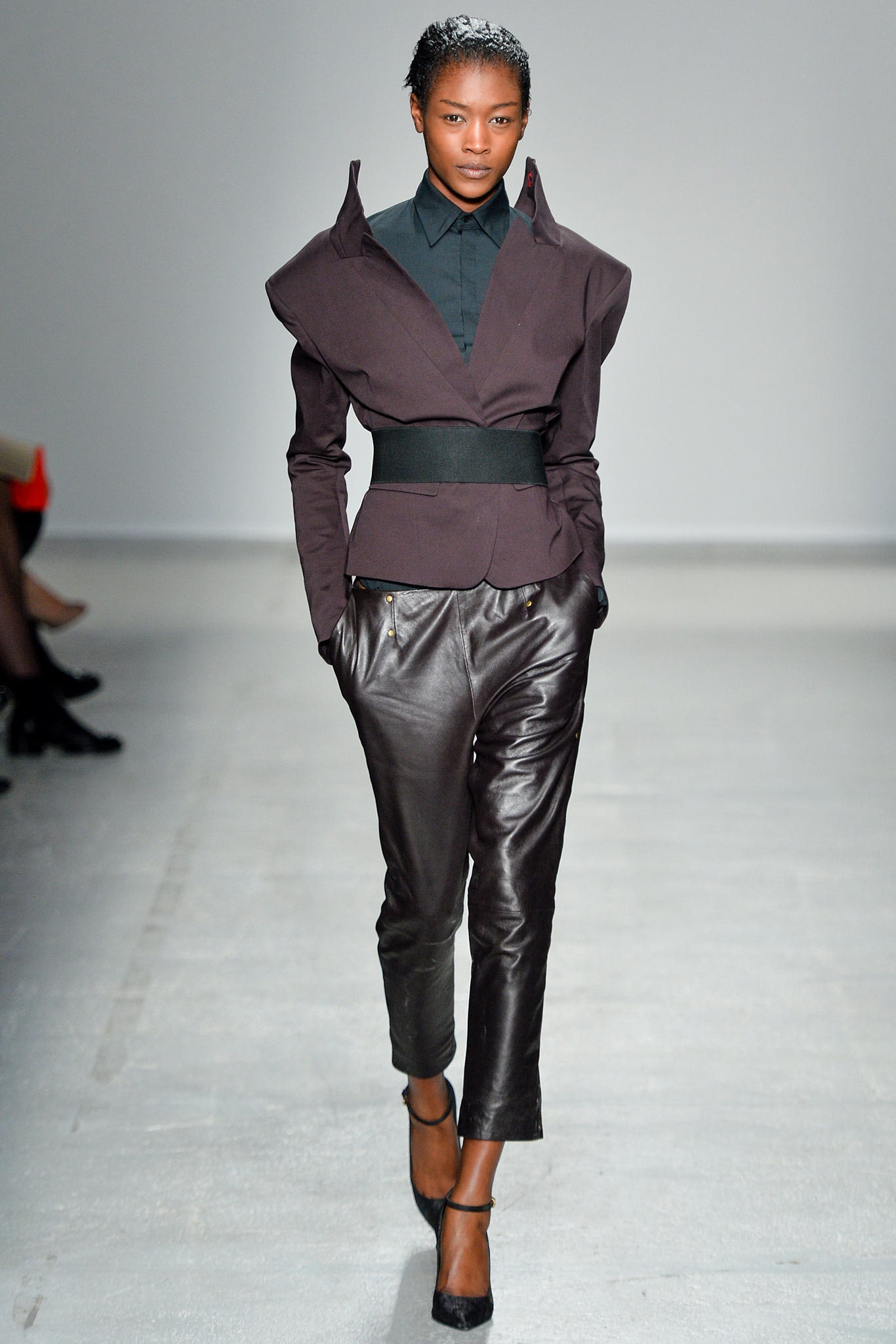black cotton long-sleeve collared structured jacket