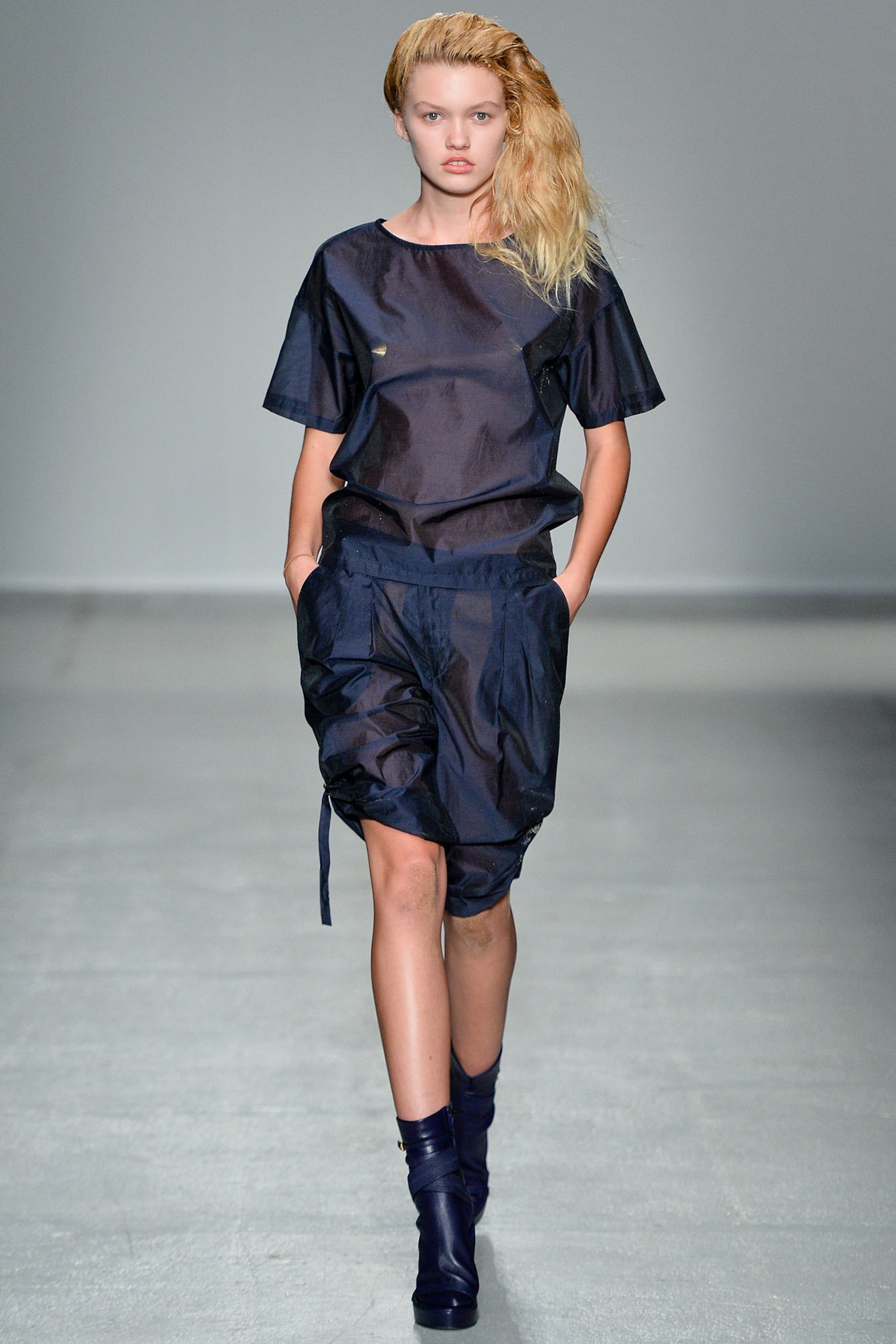 black cotton short-sleeve collared relaxed sheer top