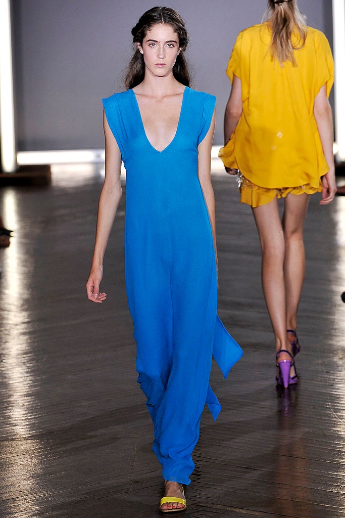 blue sleeveless v-neck dress