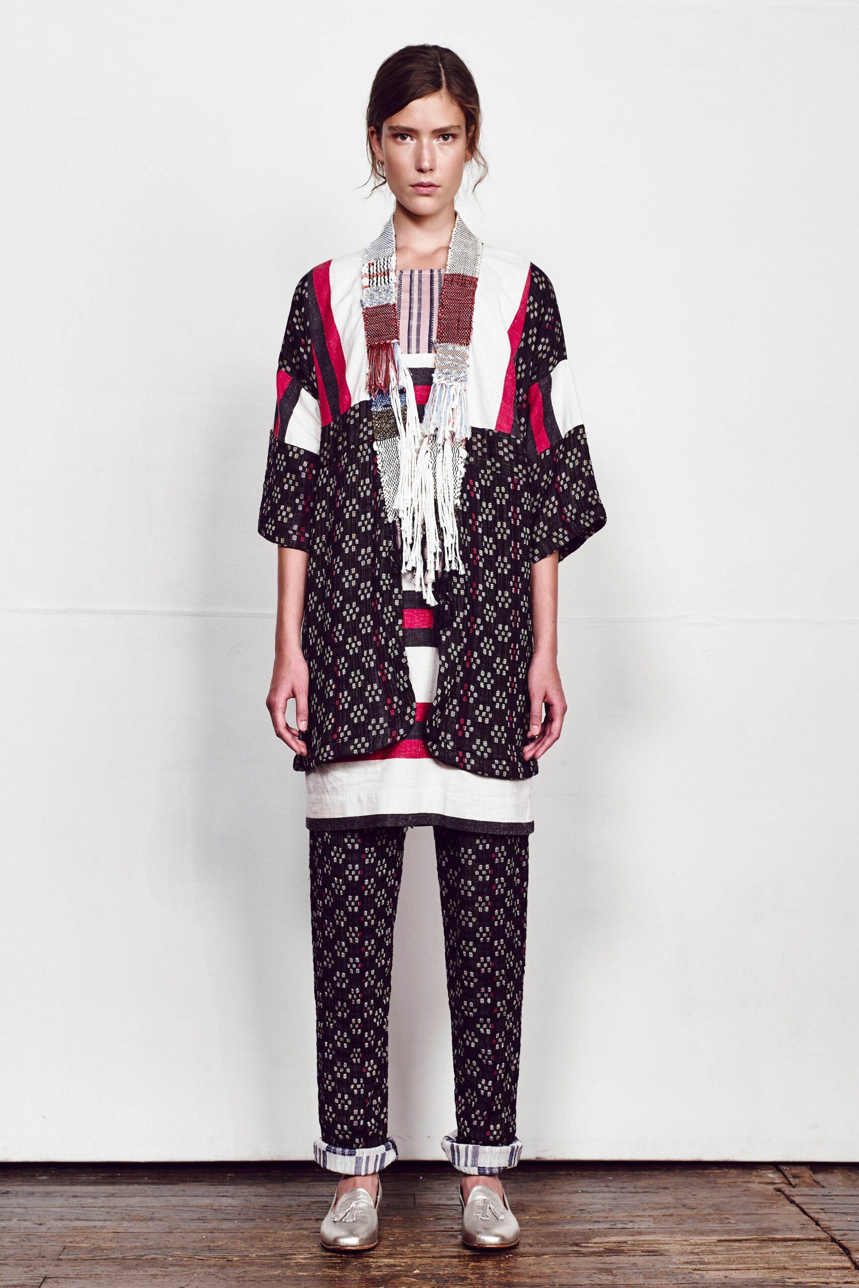 relaxed black and white printed top with pants