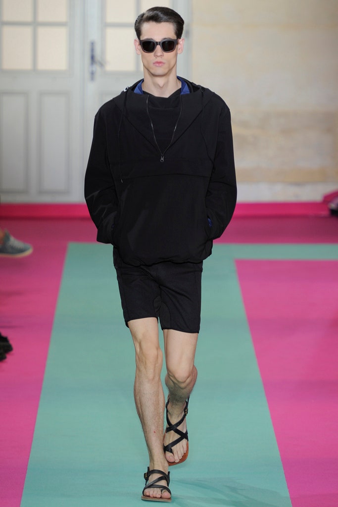 black relaxed hoodie with shorts