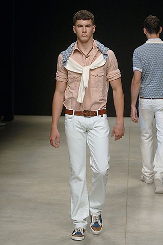 pink cotton short-sleeve collared fitted shirt