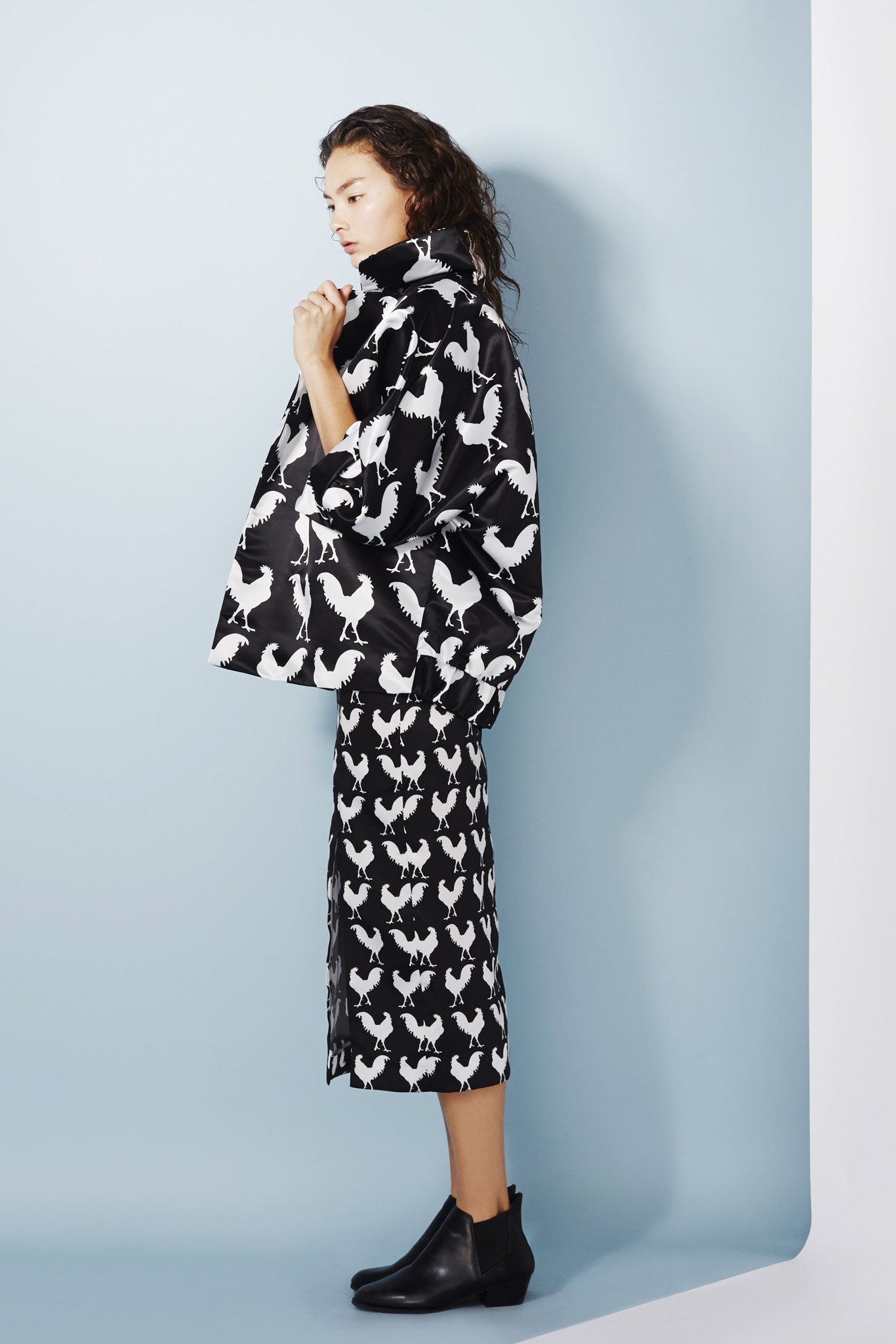 black cotton long-sleeve collared oversized printed jacket