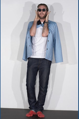 blue denim jacket with white t-shirt