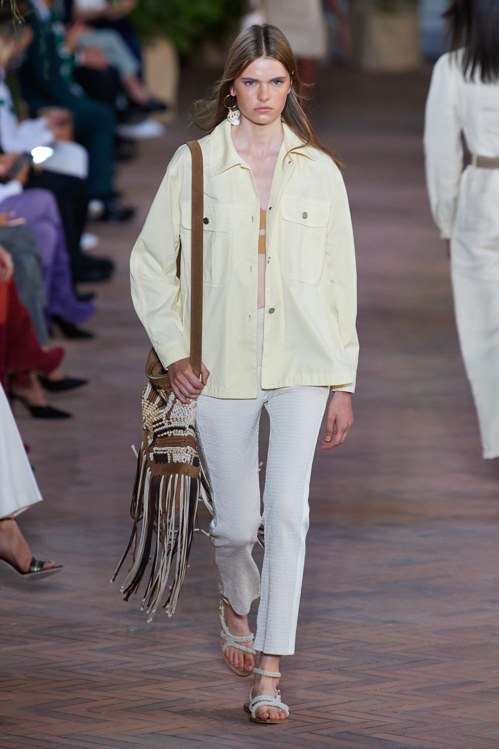 yellow cotton long-sleeve collared relaxed buttoned pockets jacket