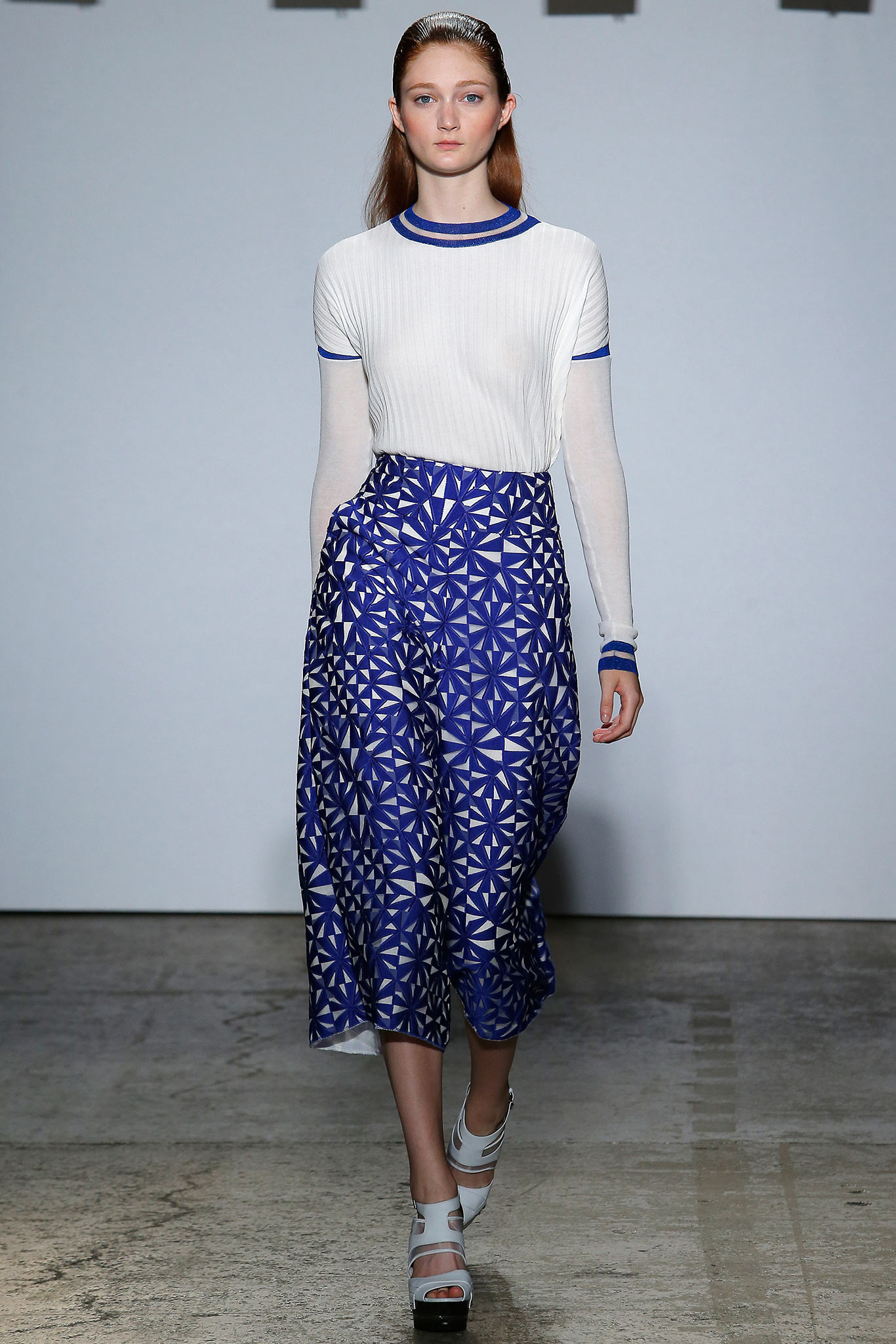 white blue ribbed top and pleated skirt