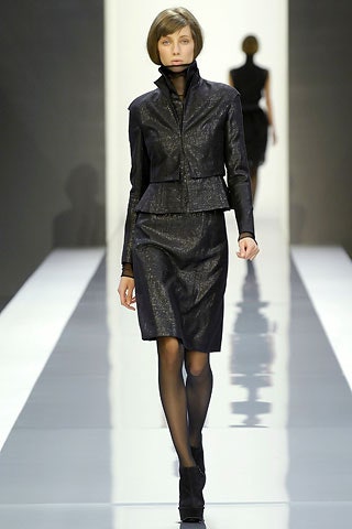 black leather long-sleeve collared tailored zippered shiny jacket