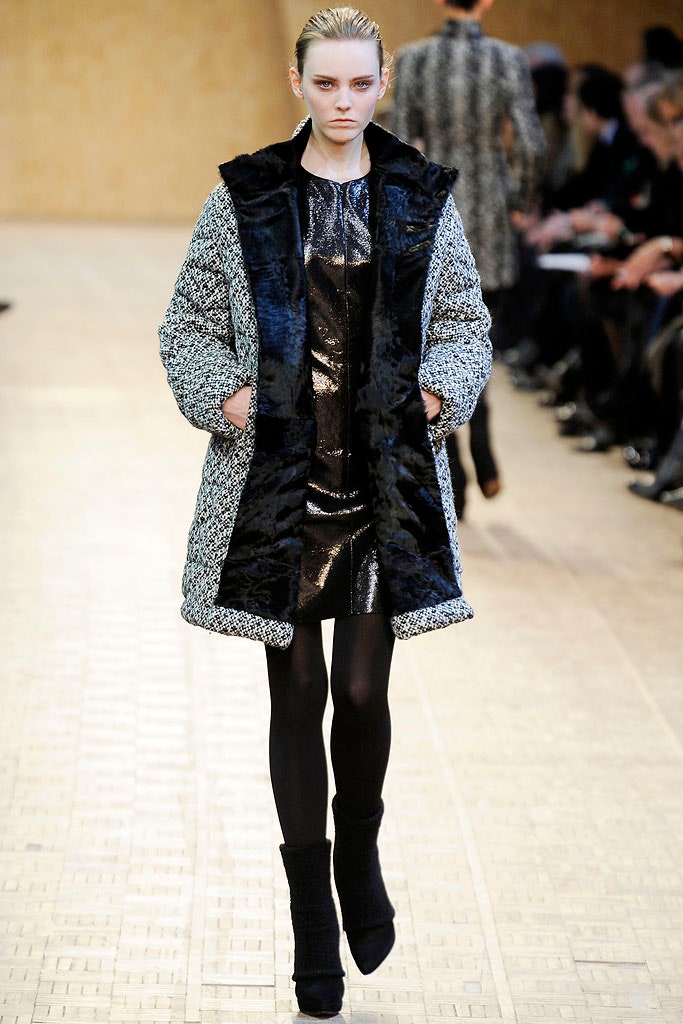 black faux-fur long-sleeve collared relaxed zippered pockets coat