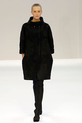 black wool long-sleeve collared relaxed textured coat