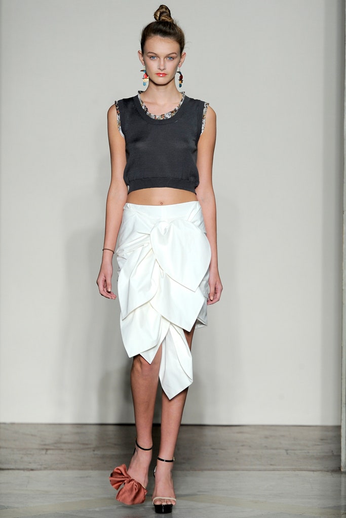 black cotton sleeveless collared fitted embroidered cropped top