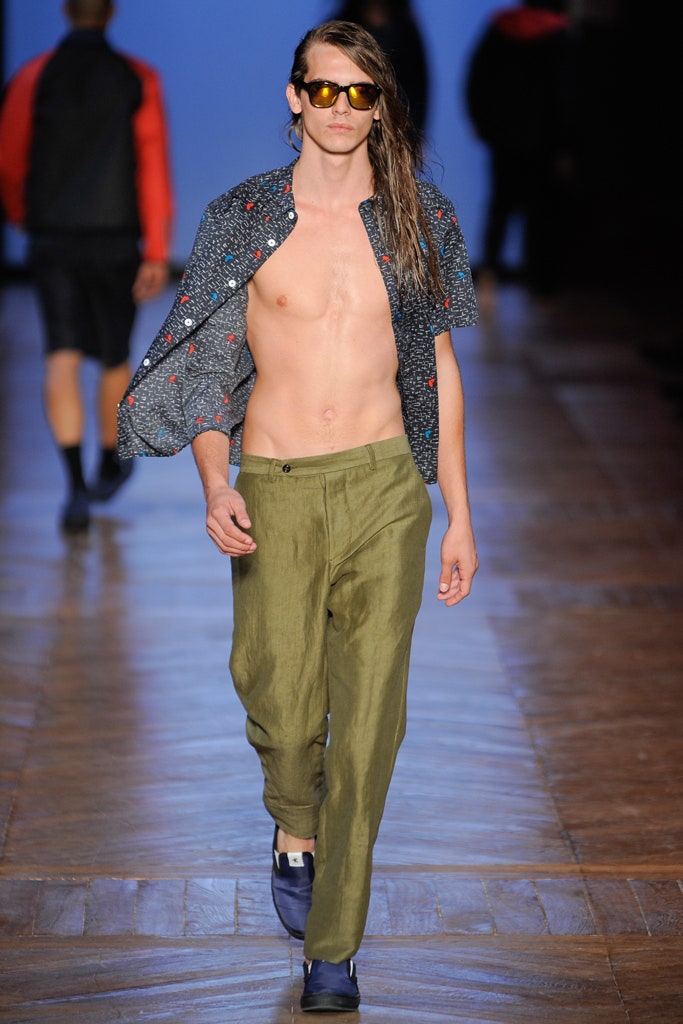 green linen relaxed straight-leg pants