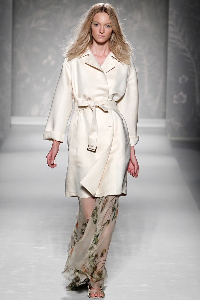 beige chiffon sleeveless v-neck relaxed flared flowing dress