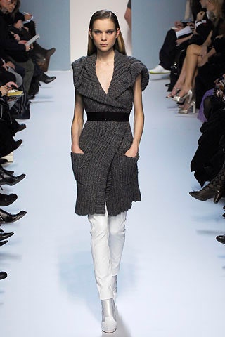 gray wool sleeveless v-neck fitted belted pockets coat