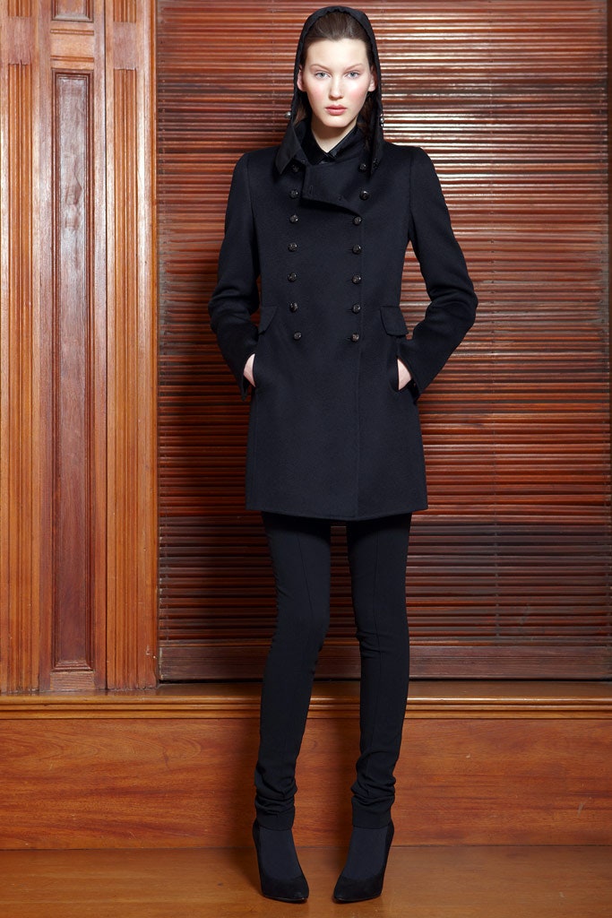 black wool long-sleeve collared fitted buttoned coat