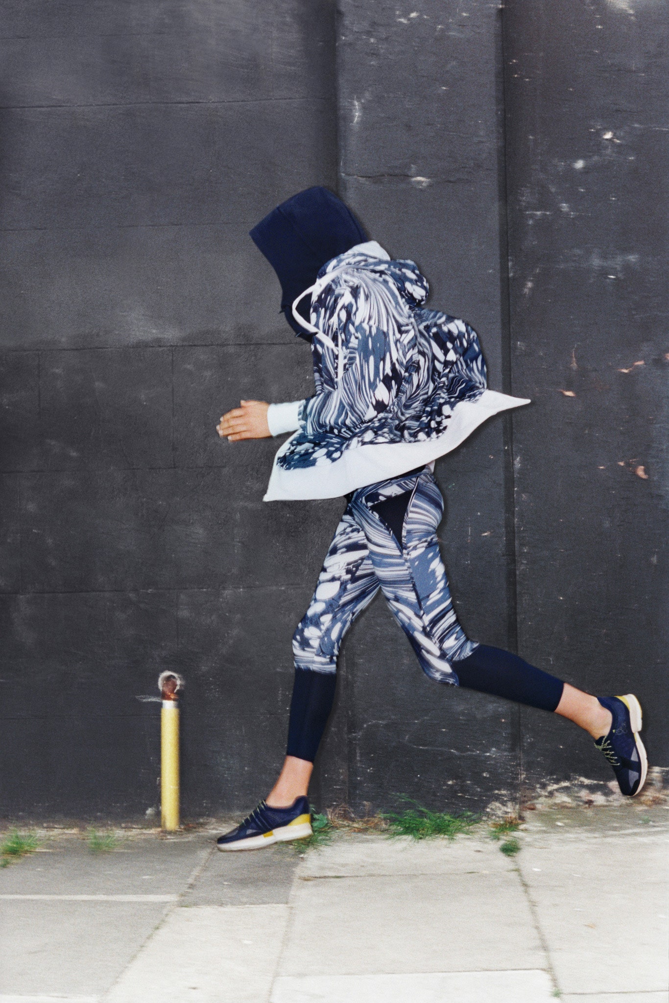 blue printed hoodie and leggings
