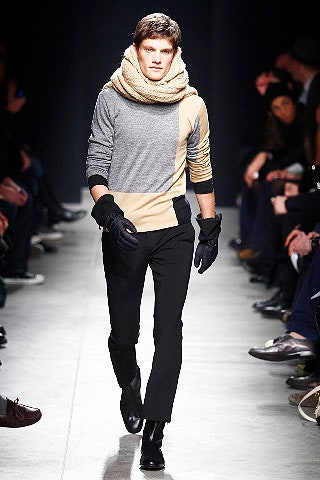 gray cotton long-sleeve collared fitted color-blocked sweater