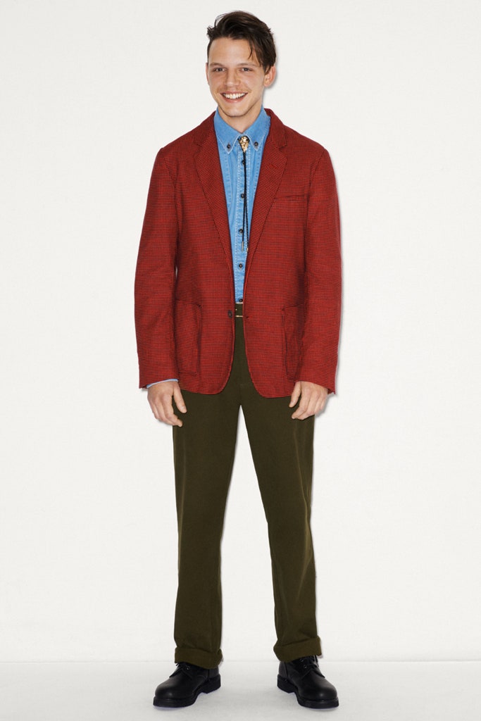 red cotton long-sleeve collared tailored buttoned blazer