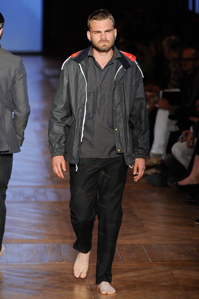 black cotton long-sleeve collared relaxed zippered jacket