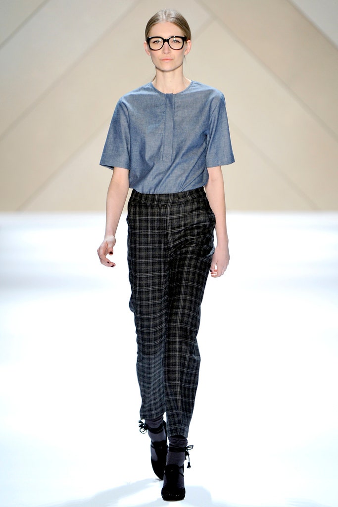 blue cotton short-sleeve collared relaxed shirt