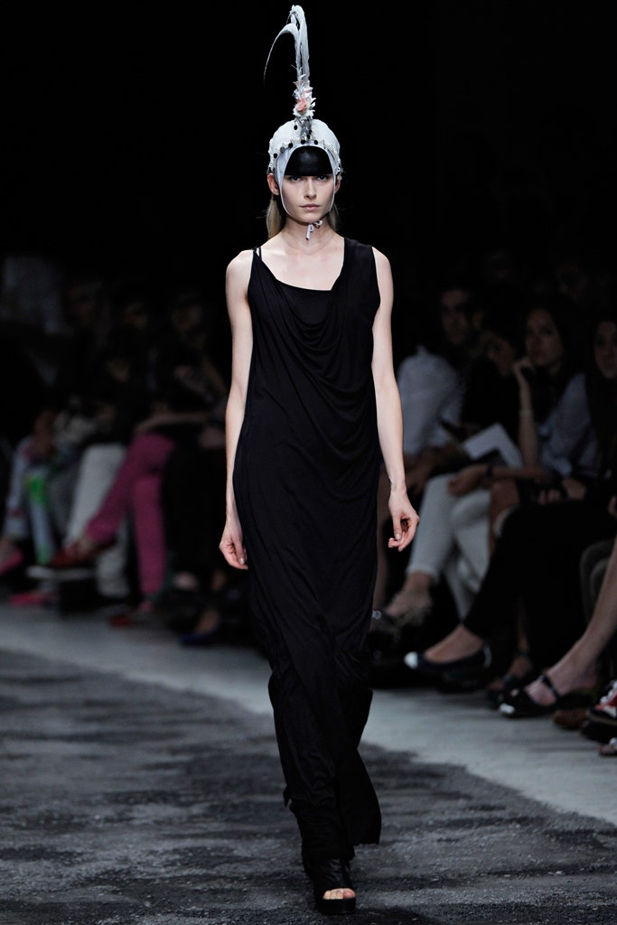 black relaxed sleeveless dress