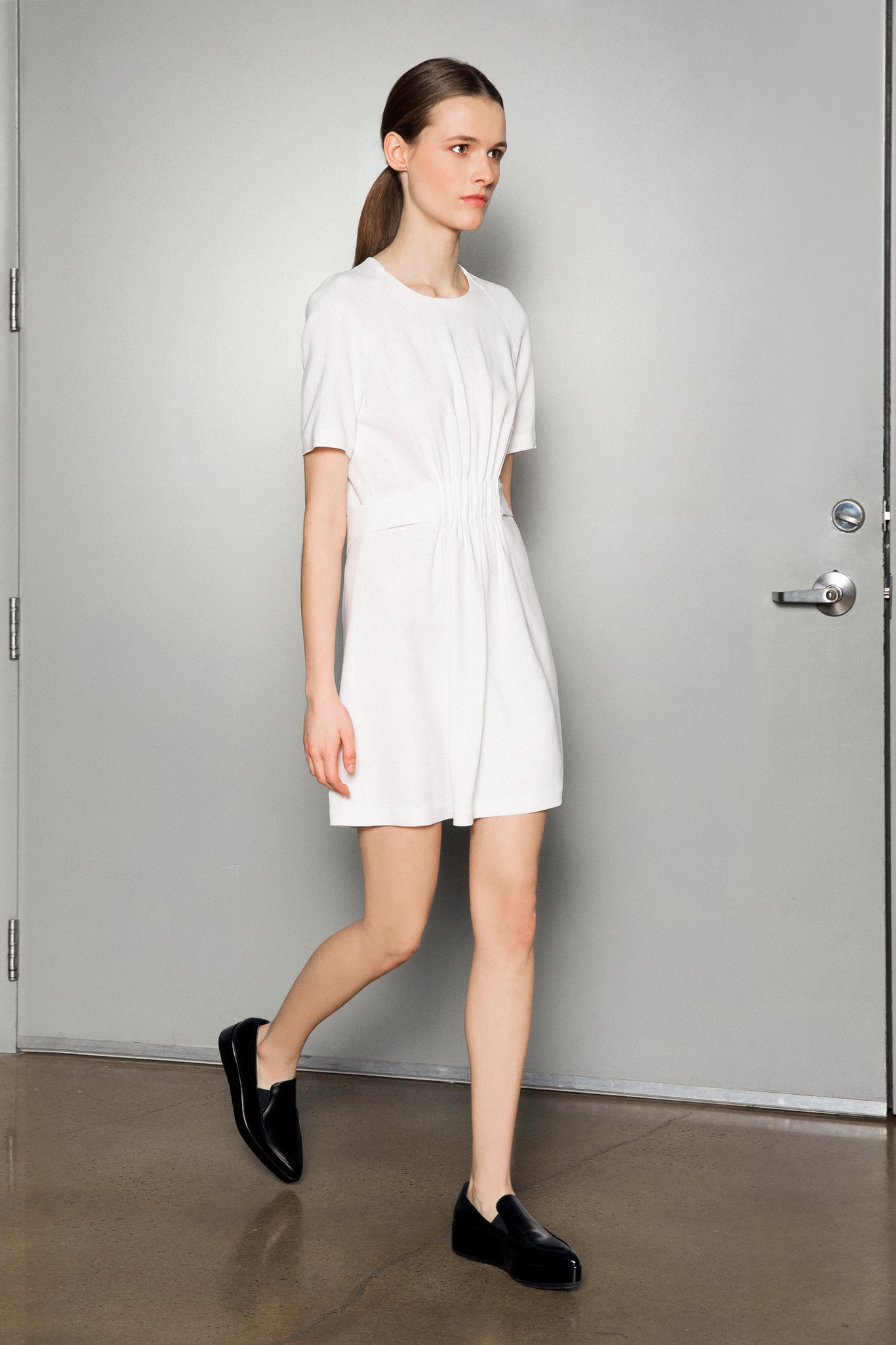 white fitted short-sleeve dress