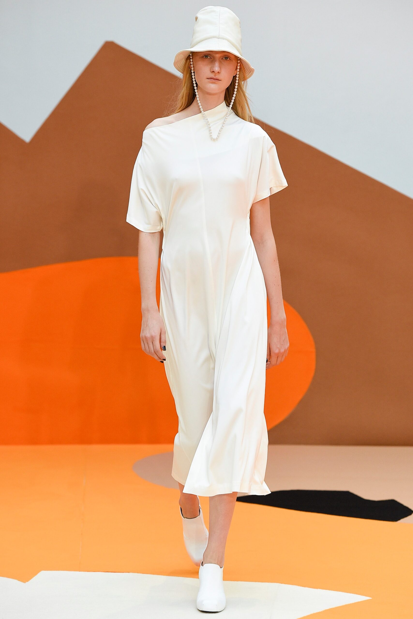 white midi dress with hat