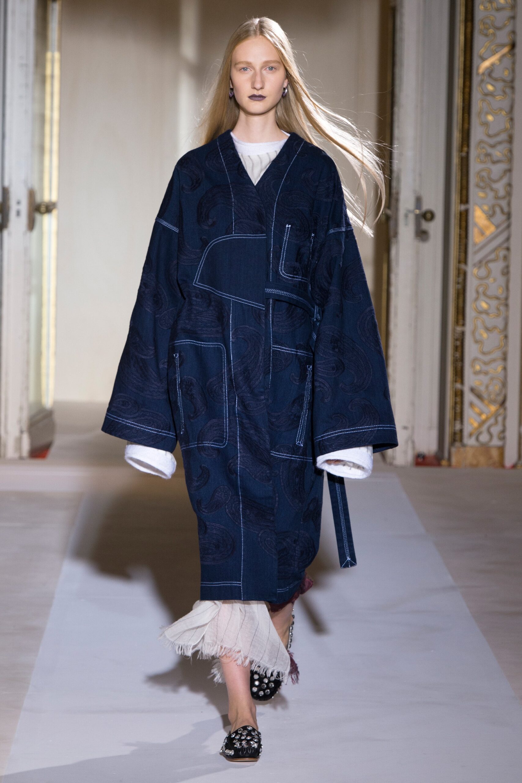 blue denim long-sleeve collared oversized embroidered coat