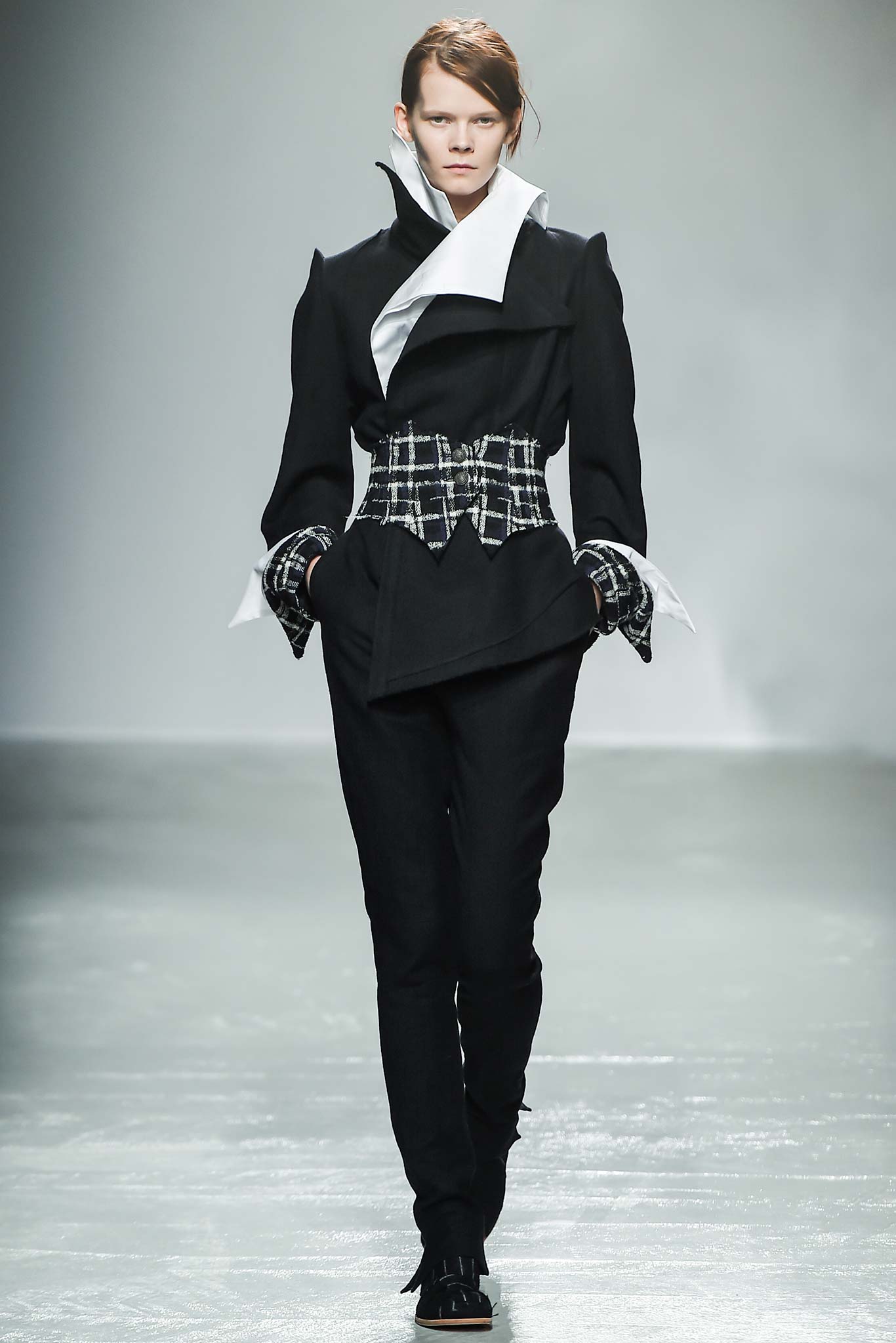 black wool long-sleeve collared tailored buttoned flared blazer